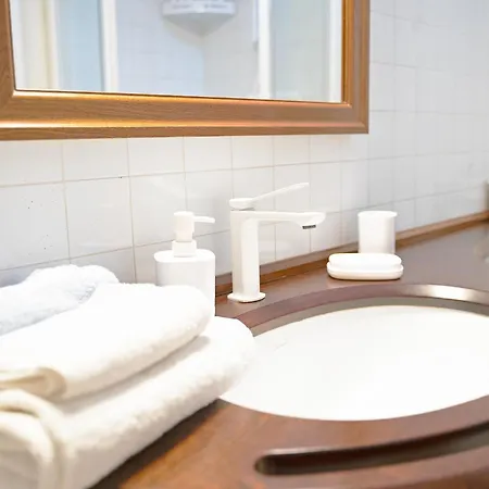 Deluxe Isola Di Mezzo Apartament