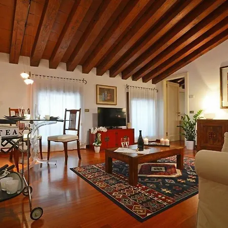 Deluxe Isola Di Mezzo Apartament Treviso