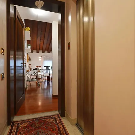 Deluxe Isola Di Mezzo Apartmán *